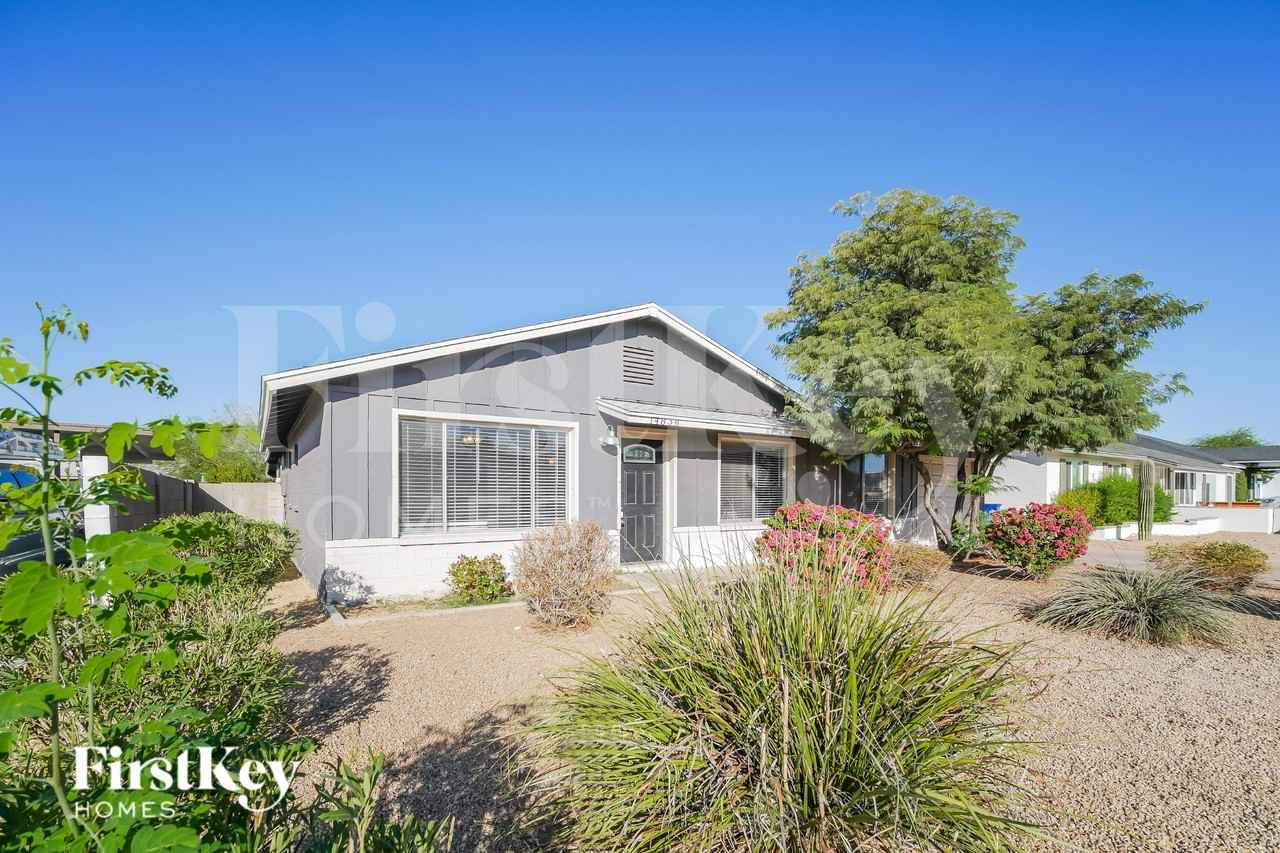 14838 N 38th St - Photo 2 of 19