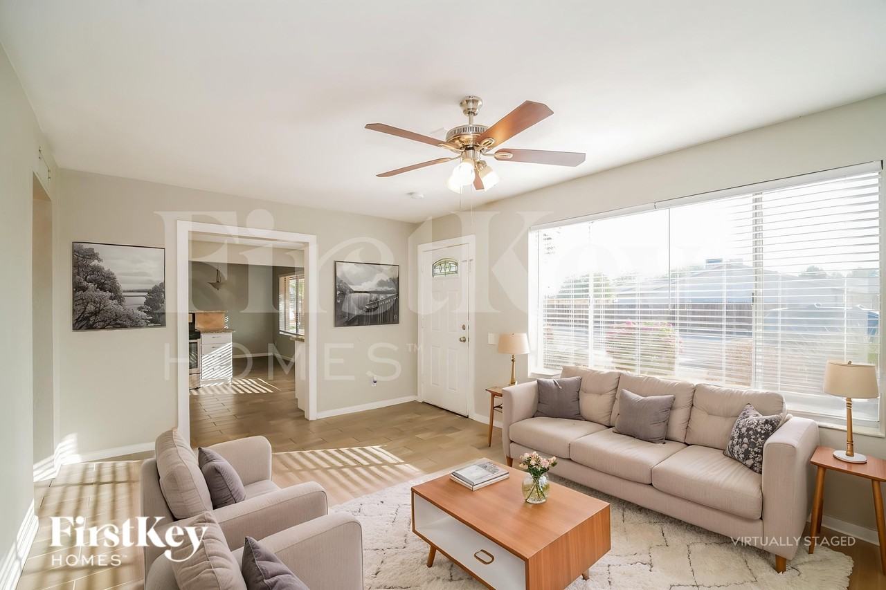 14838 N 38th St - Photo 5 of 19