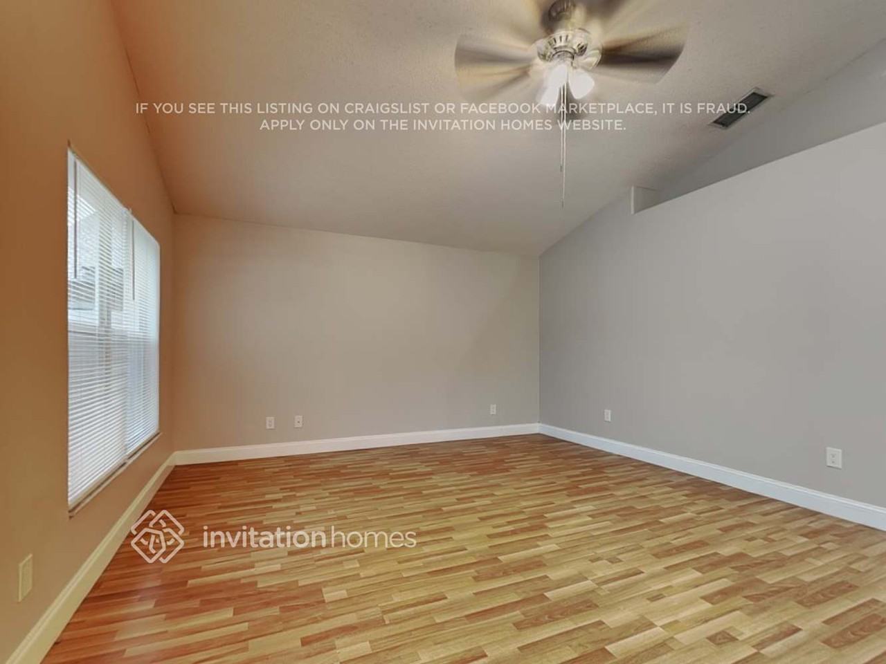 1327 Crimson Clover Ln - Photo 3 of 19
