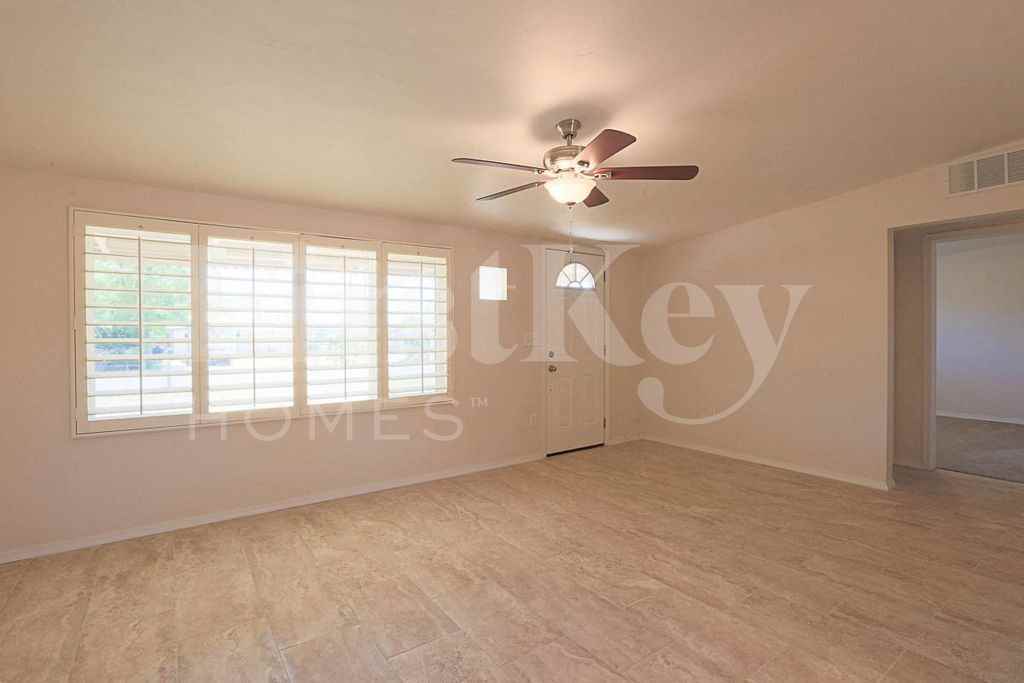 1124 W Cinnabar Ave - Photo 2 of 17