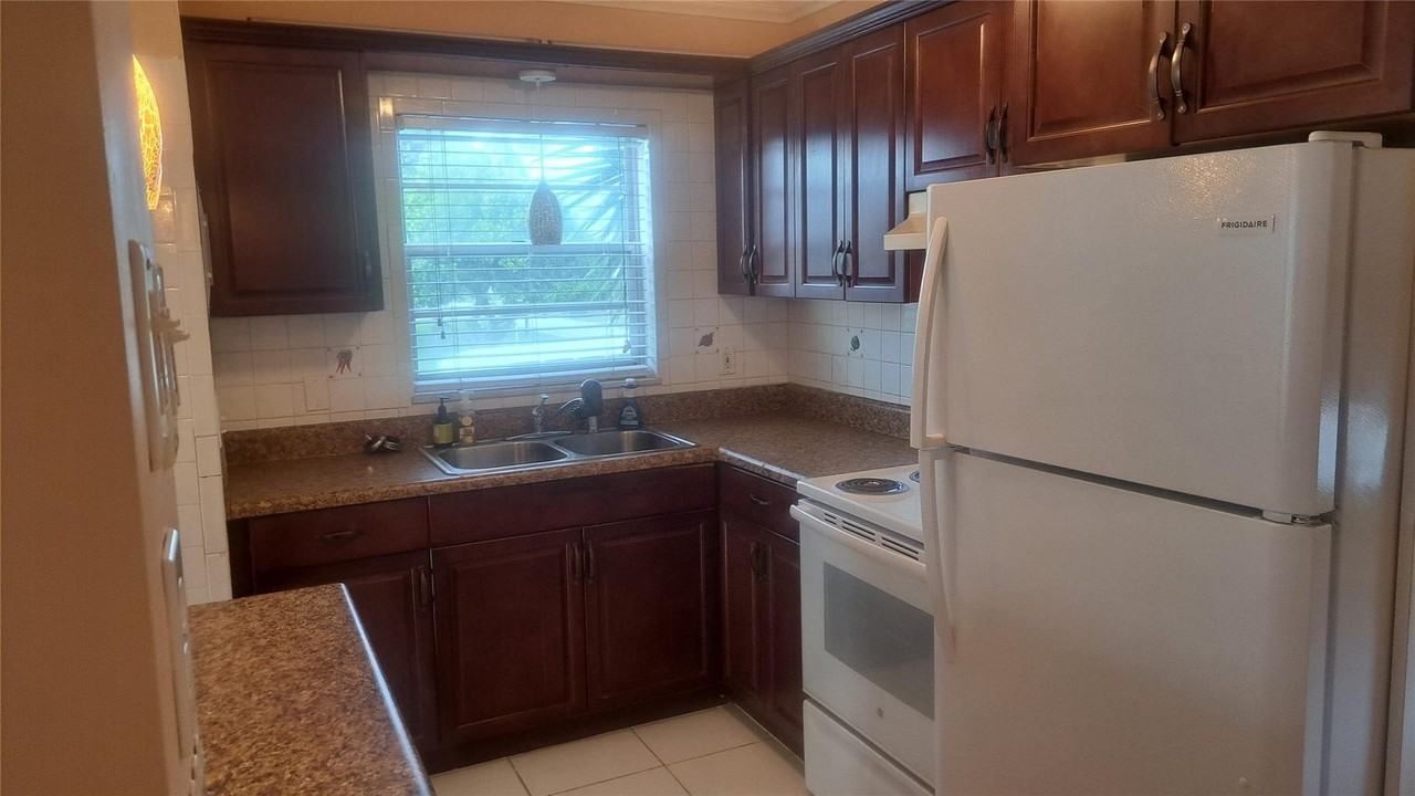 2851 E Golf Blvd Apt 208 - Photo 6 of 15