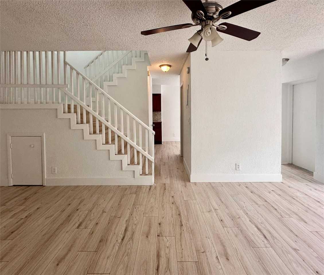 2580 Coral Springs Dr - Photo 6 of 30