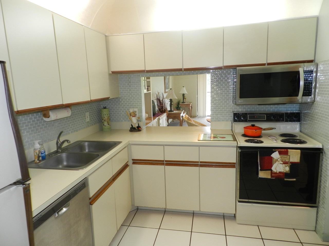 145 Lake Nancy Ln Apt 231 - Photo 4 of 24