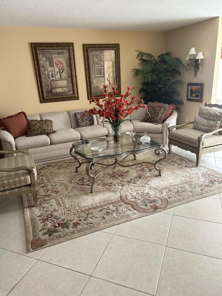 12529 Imperial Isle Dr Apt 403 - Photo 4 of 18