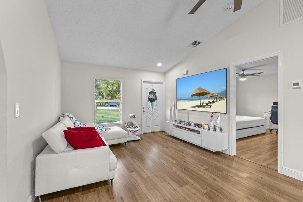 14702 Key Lime Blvd - Photo 3 of 34