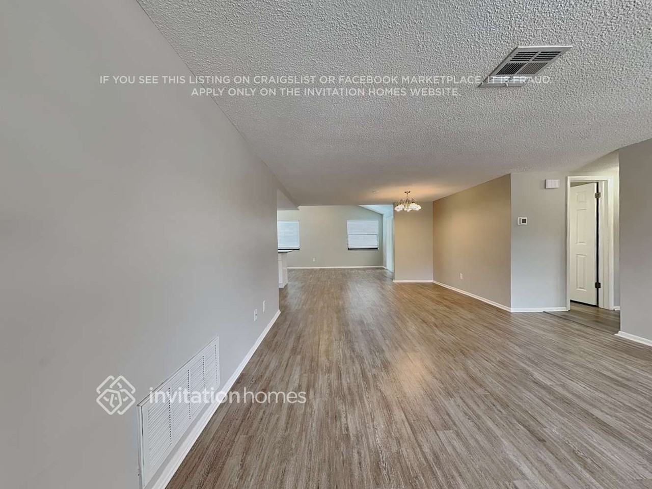 16033 Villa Dr - Photo 3 of 18