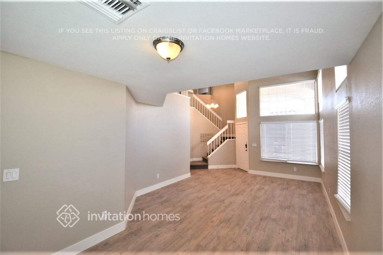 72 Sea Holly Way - Photo 5 of 19