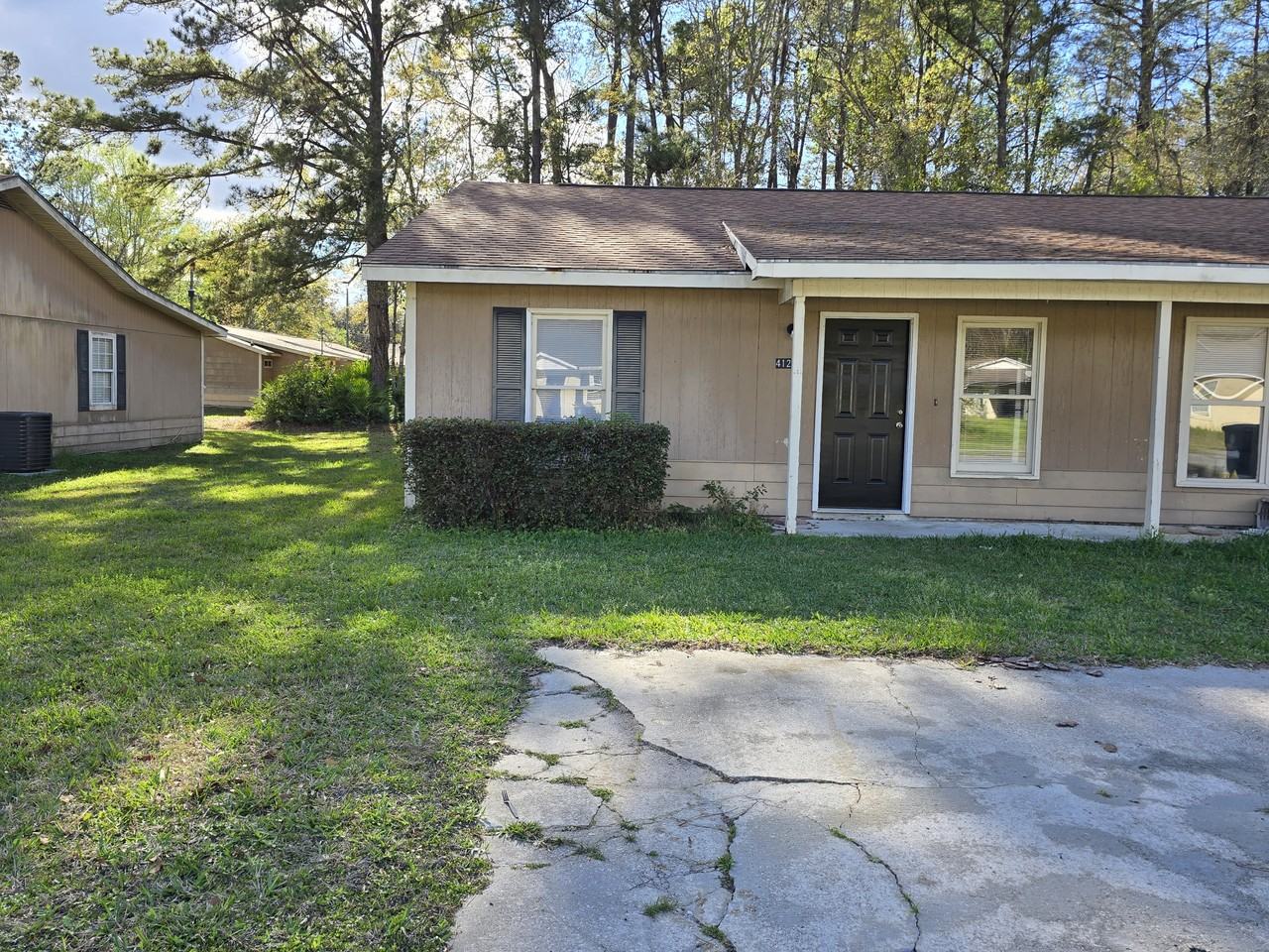 412 S Ashley St #1 - Photo 3 of 25