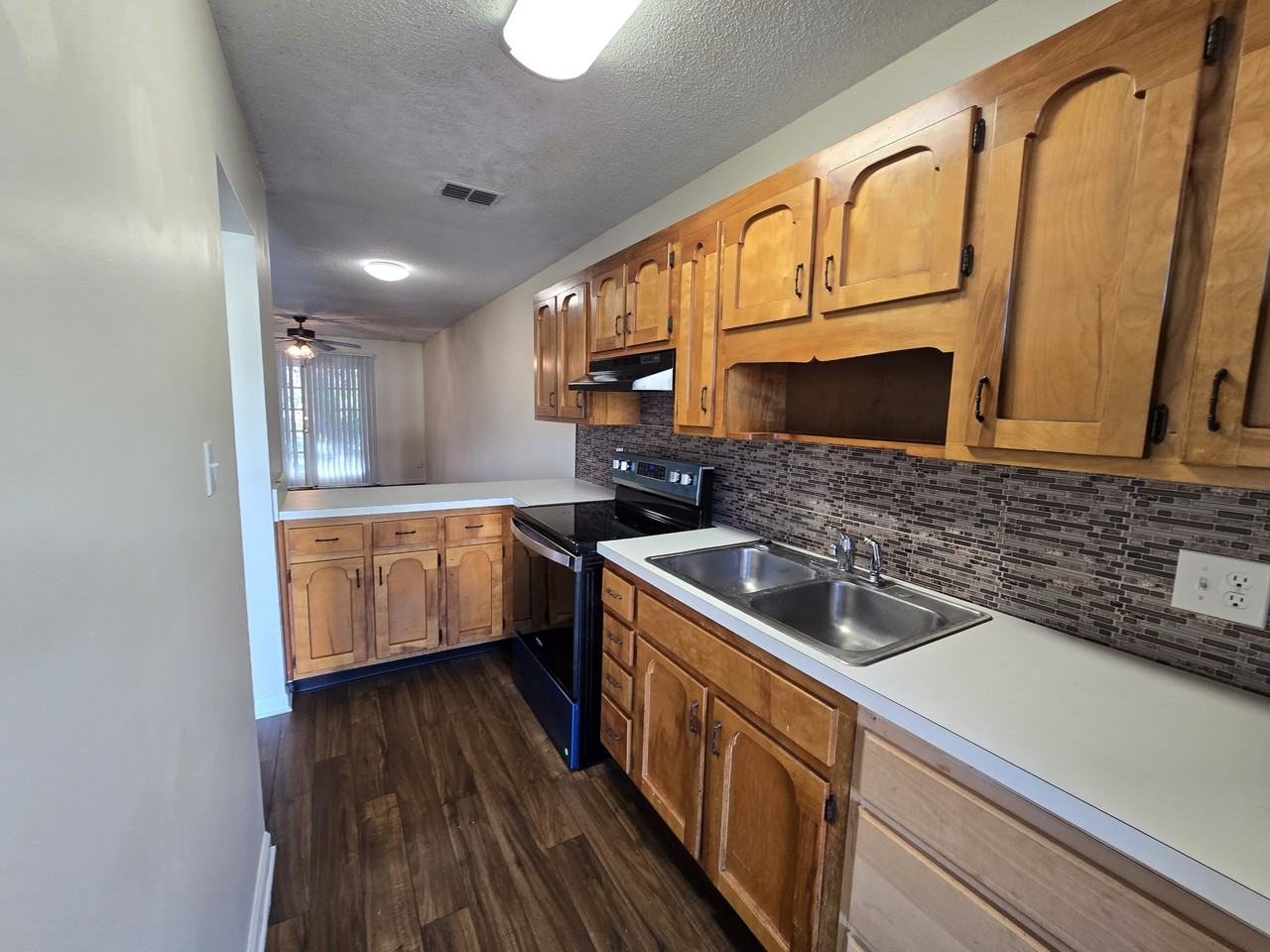 412 S Ashley St #1 - Photo 6 of 25