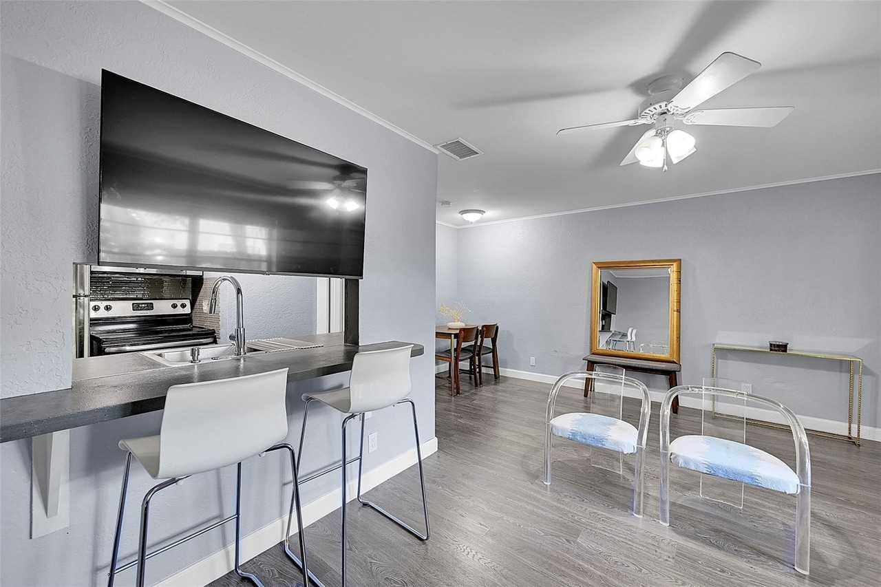 1027 Tequesta St Apt 2 - Photo 2 of 20