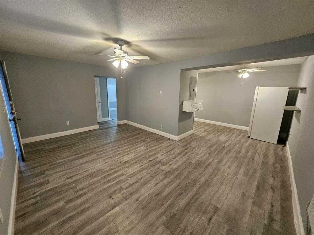 1600 Nw 93rd St - Photo 5 of 14