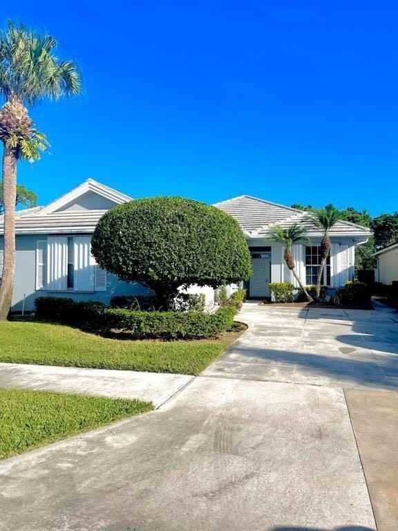 304 Nw Bentley Cir - Photo 2 of 9