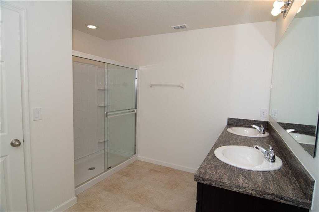 3116 Yellowstone Cir - Photo 7 of 10