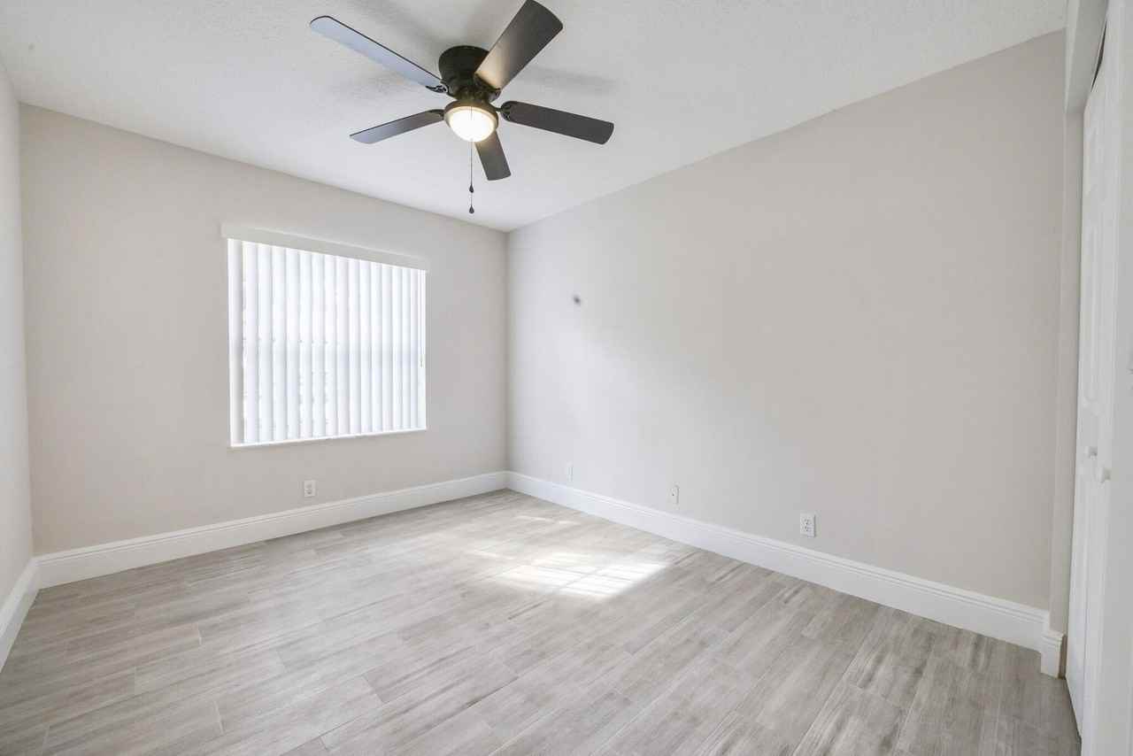 172 Jones Creek Dr - Photo 5 of 30