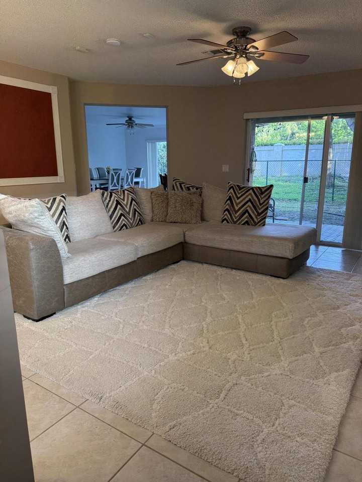 4066 Crescent Creek St - Photo 7 of 36