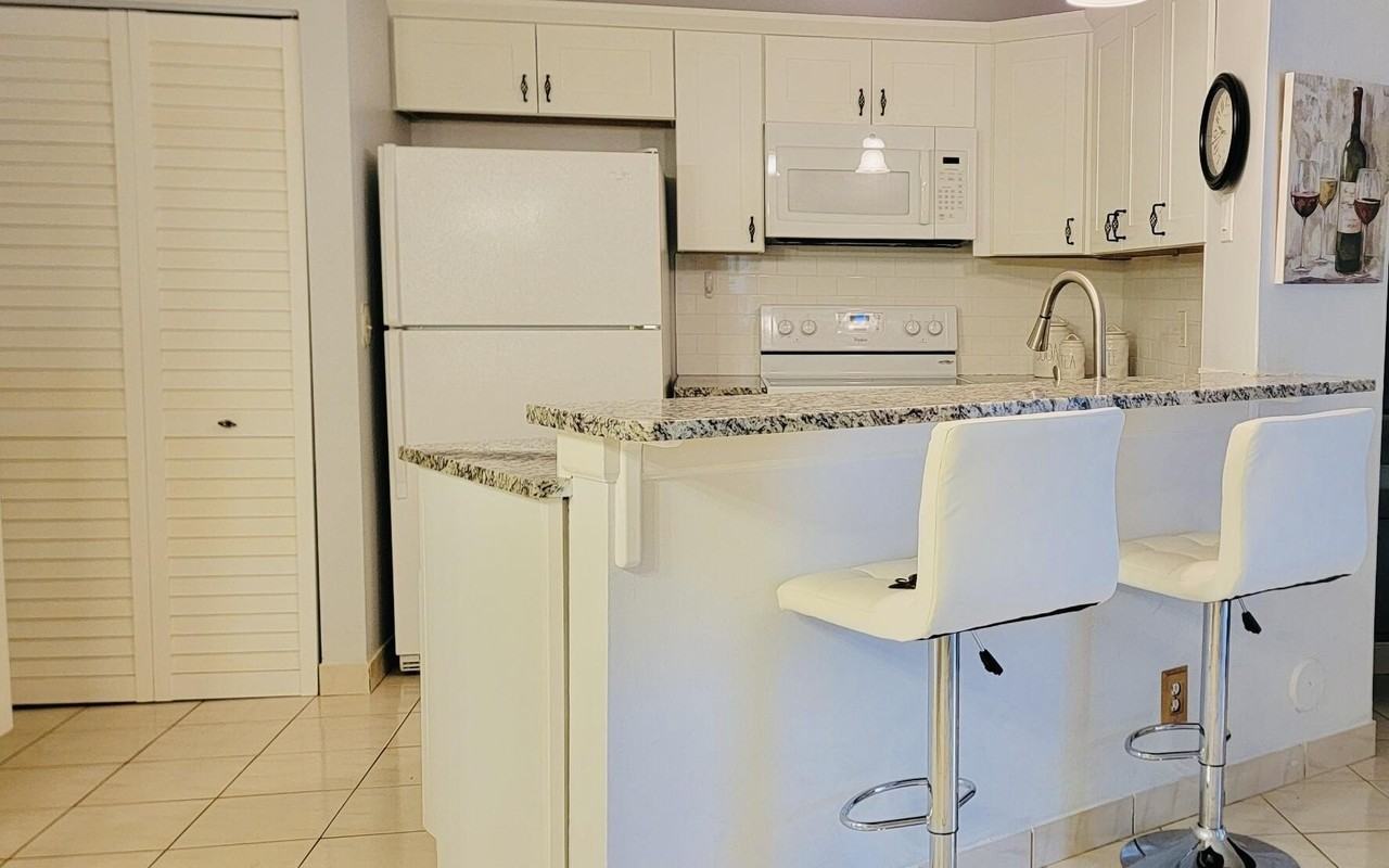 7527 S Oriole Blvd Apt 103 - Photo 3 of 14