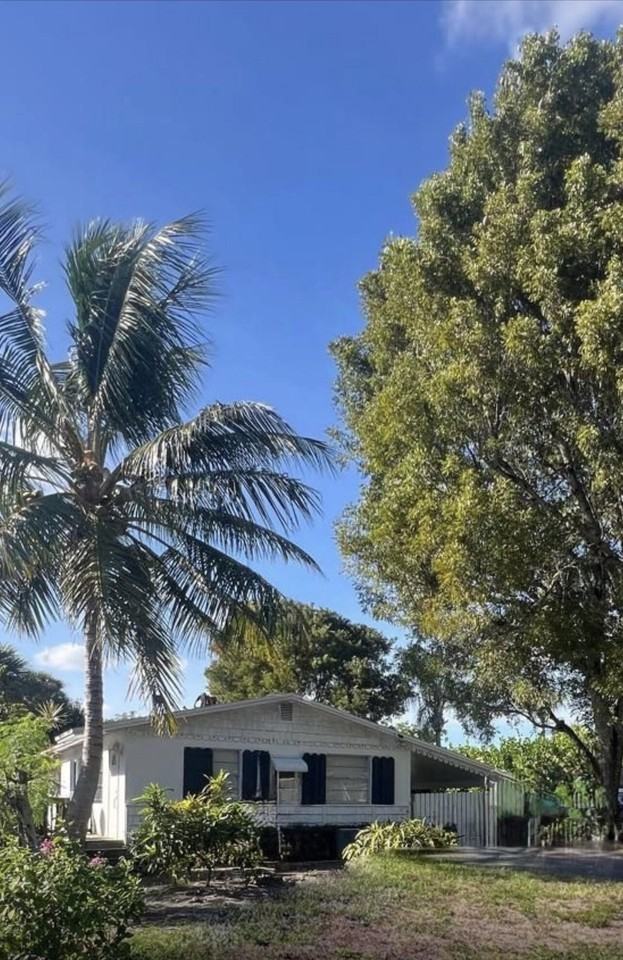 700 N Hepburn Ave - Photo 3 of 16