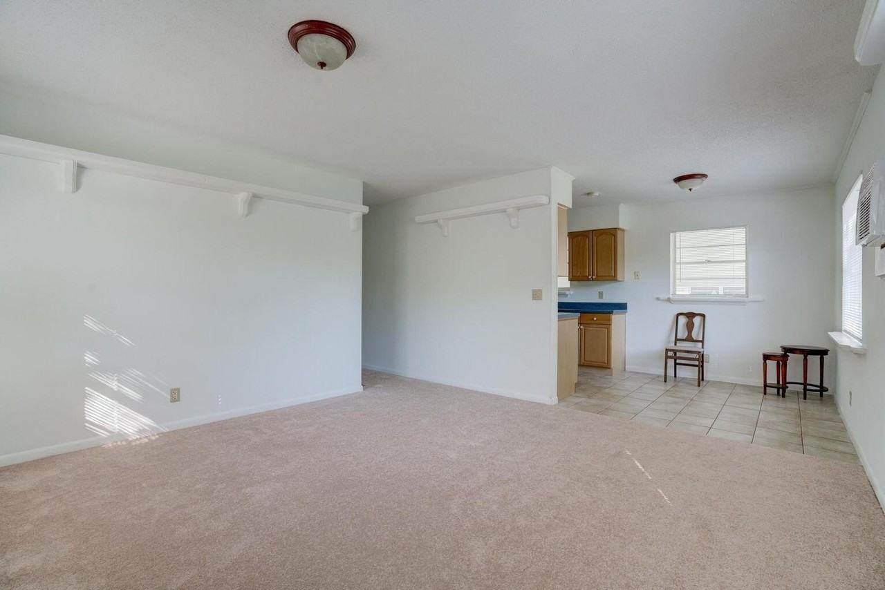 700 N Hepburn Ave - Photo 7 of 16