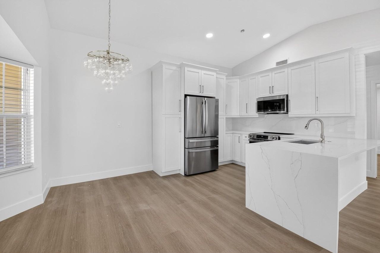 5047 Brian Blvd - Photo 6 of 50