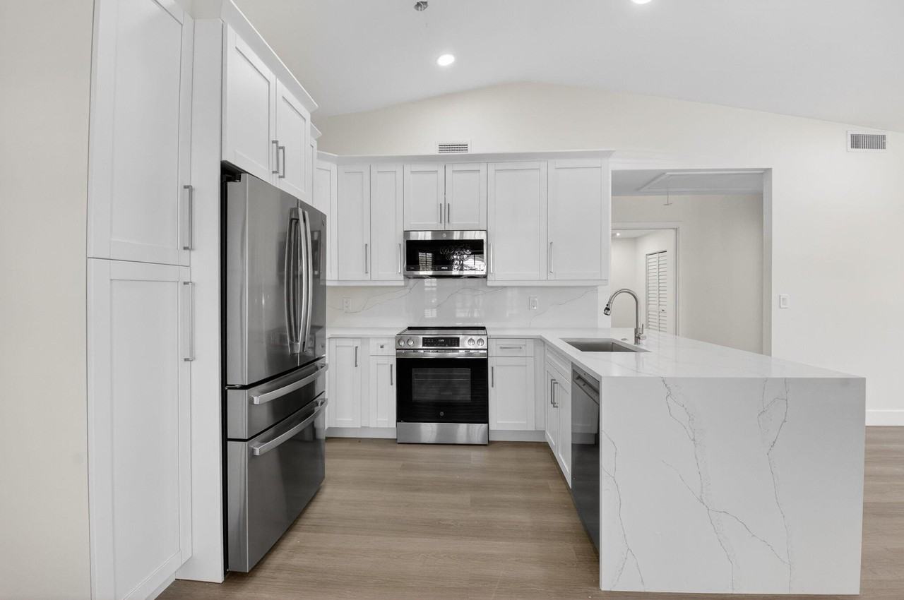 5047 Brian Blvd - Photo 7 of 50