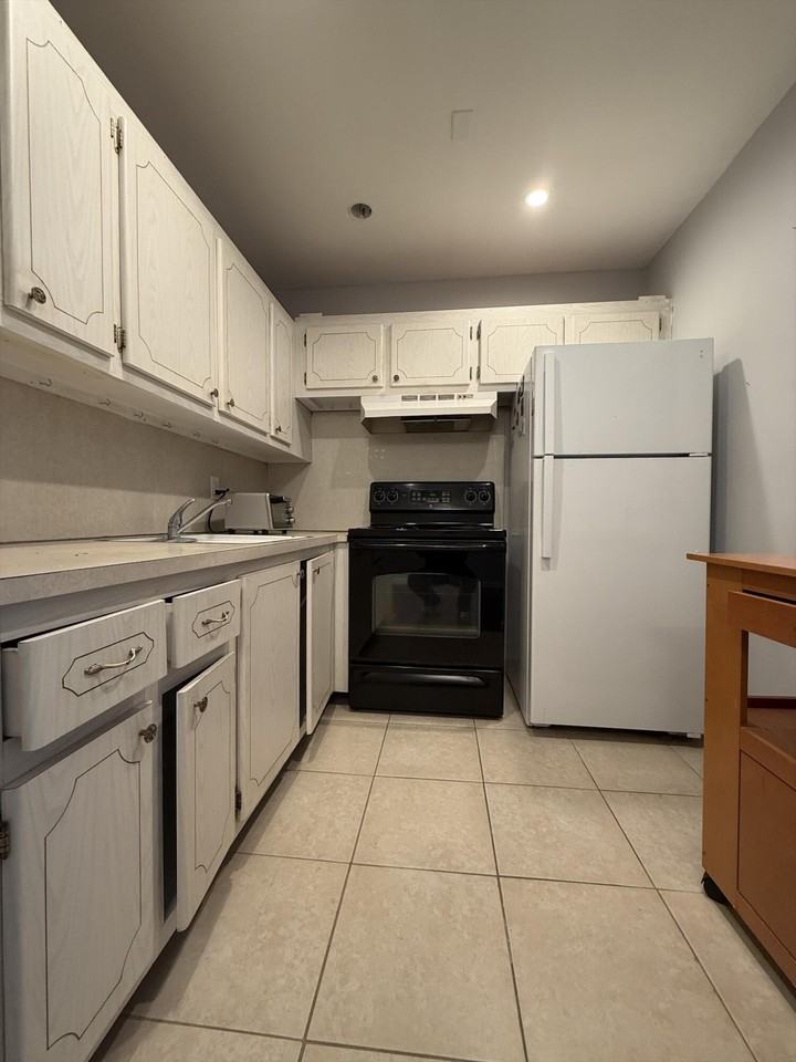 70 Easthampton C - Photo 4 of 11