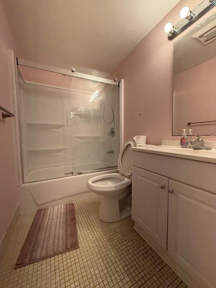 70 Easthampton C - Photo 6 of 11