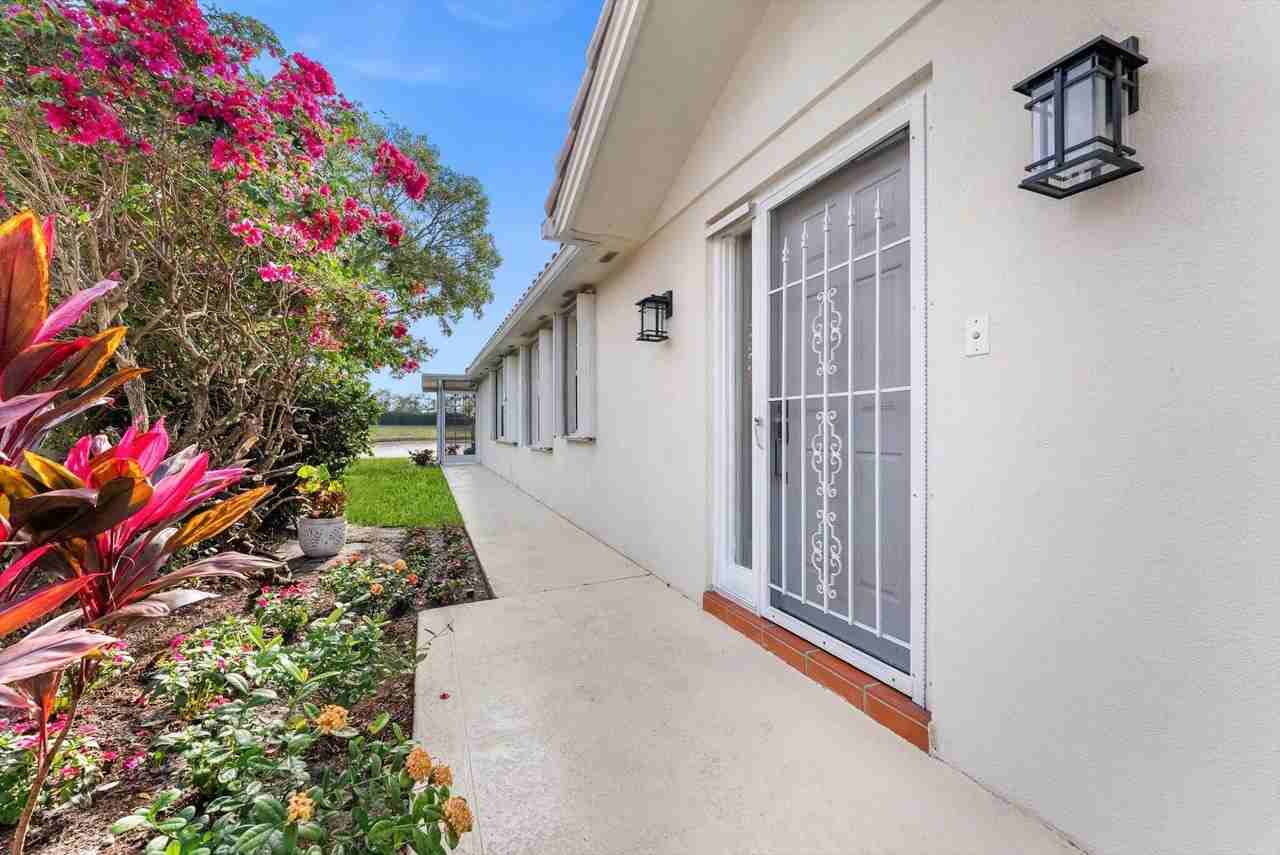 2162 Blue Springs Rd - Photo 3 of 41