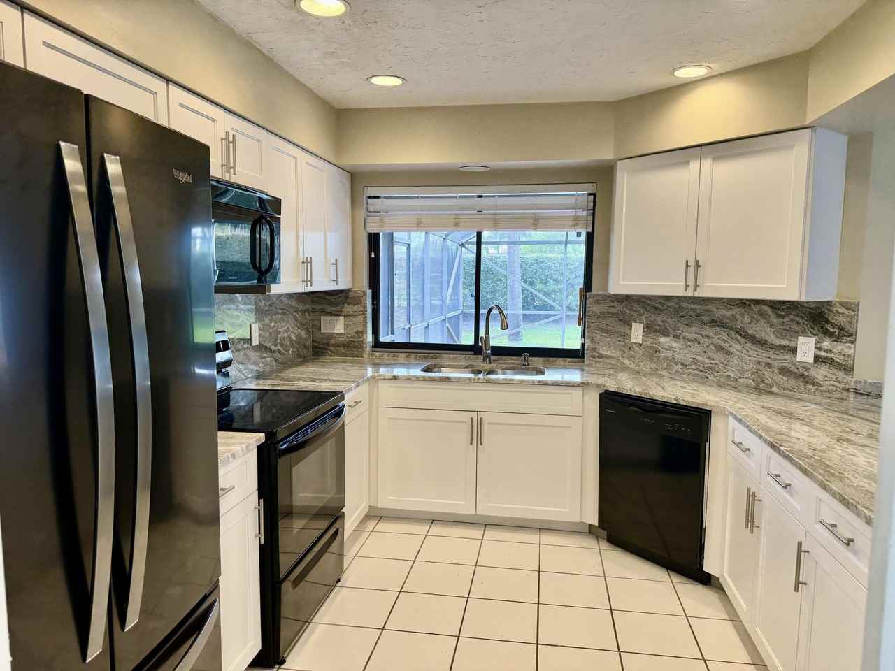 13427 Kingsbury Dr - Photo 3 of 25