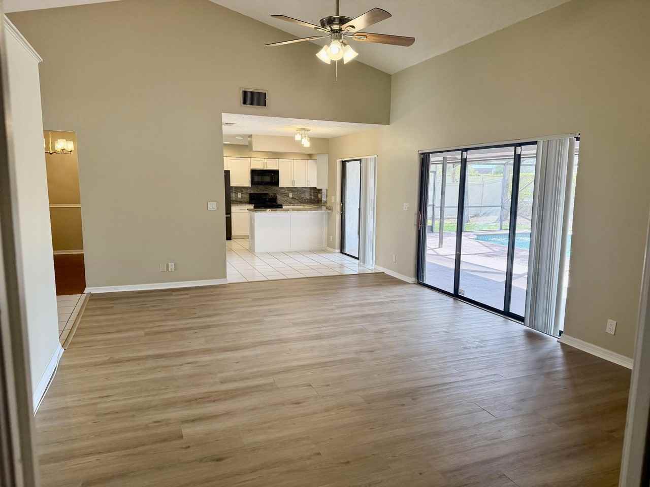13427 Kingsbury Dr - Photo 6 of 25