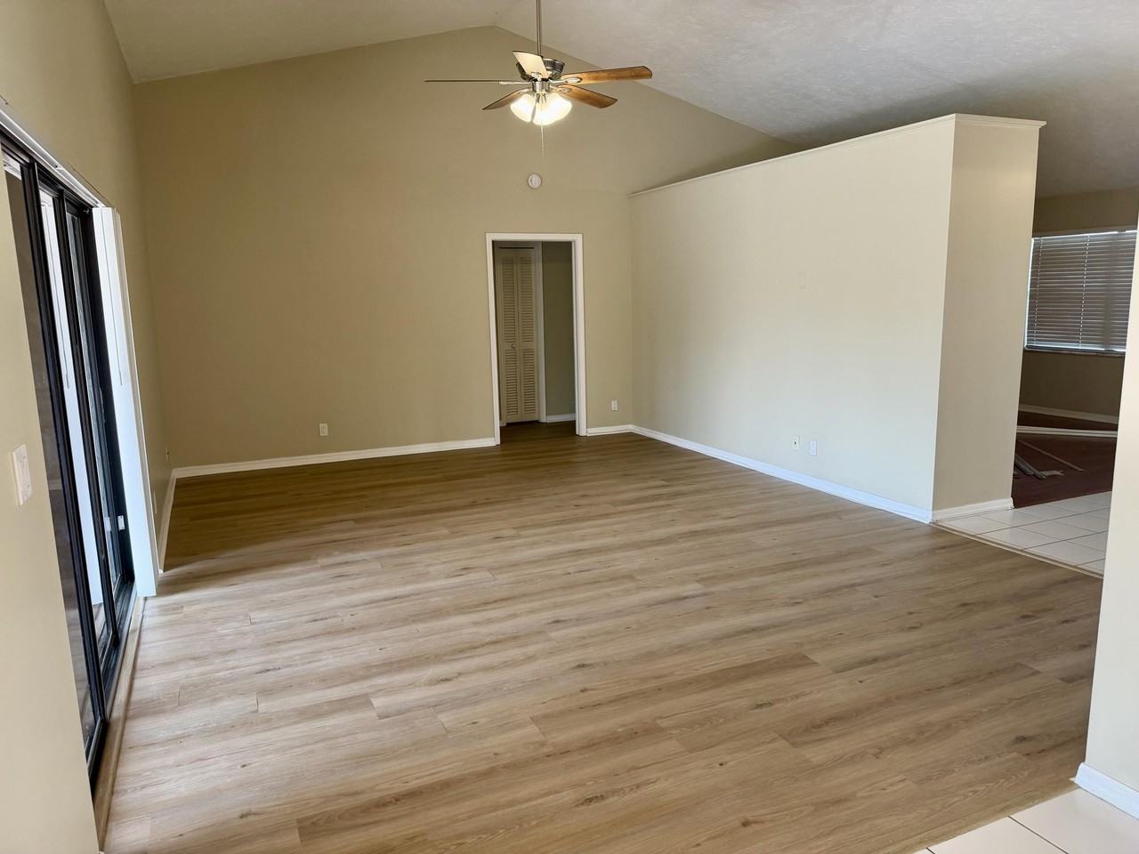 13427 Kingsbury Dr - Photo 7 of 25