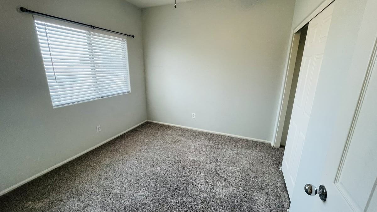 44577 W Yucca Ln - Photo 7 of 22