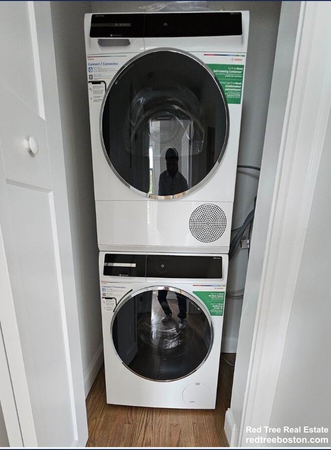 457 Centre St #302 - Photo 3 of 17