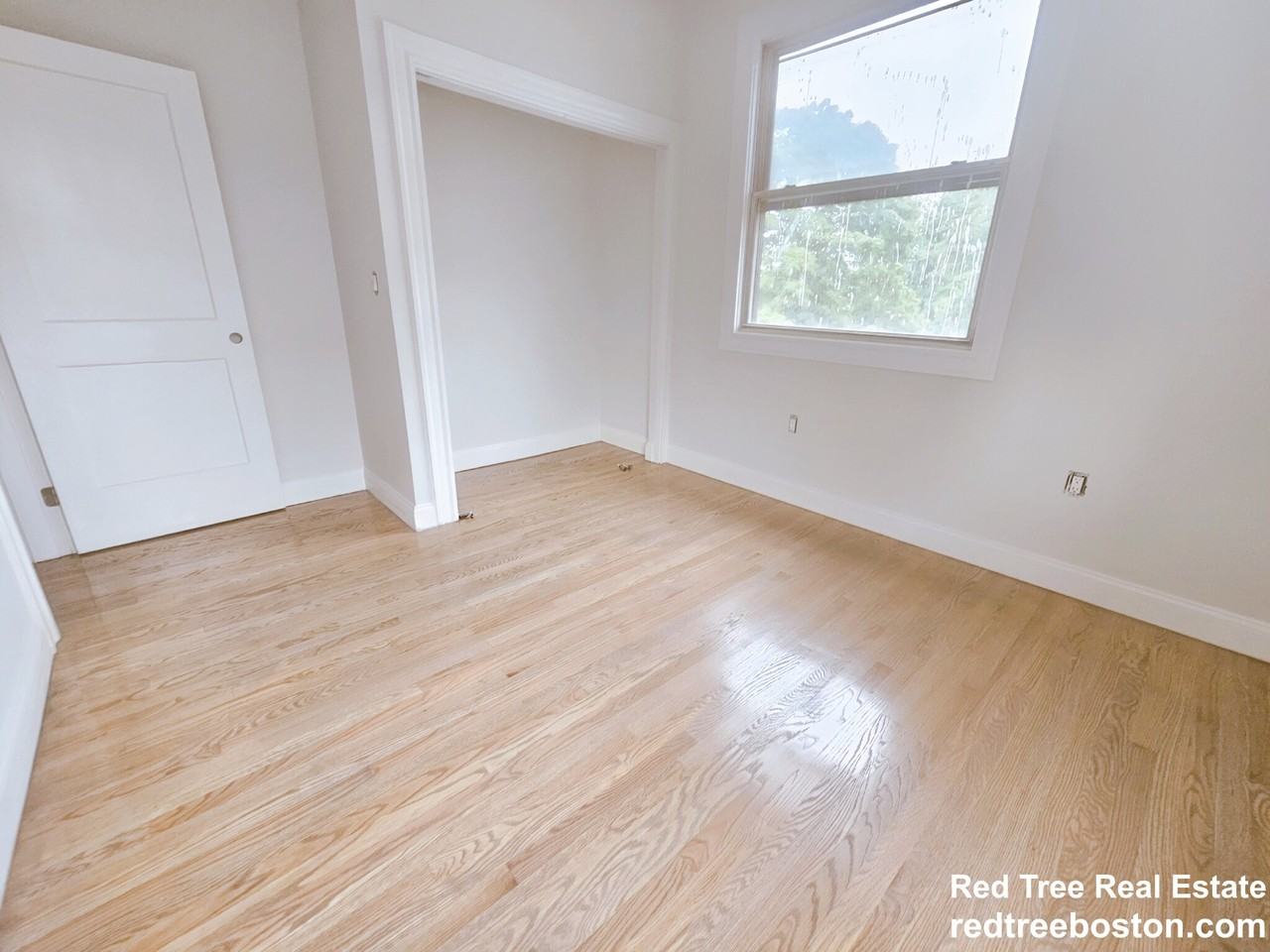 457 Centre St #302 - Photo 4 of 17