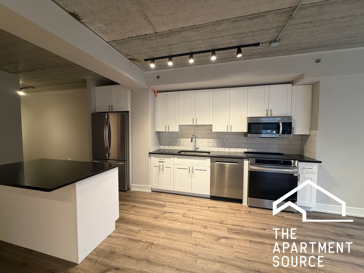 952 W Carmen Ave #302 - Photo 4 of 20