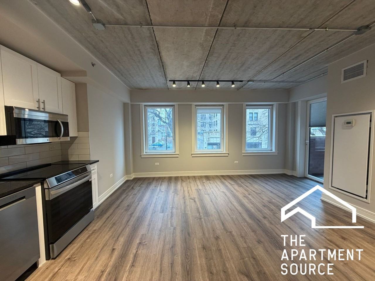 952 W Carmen Ave #302 - Photo 5 of 20