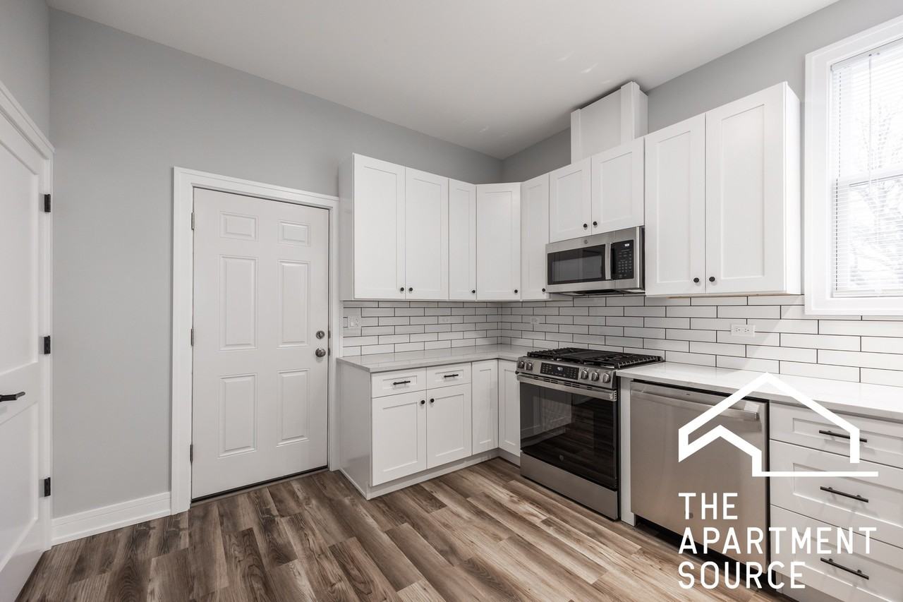 2937 N Ashland Ave #2 - Photo 2 of 25