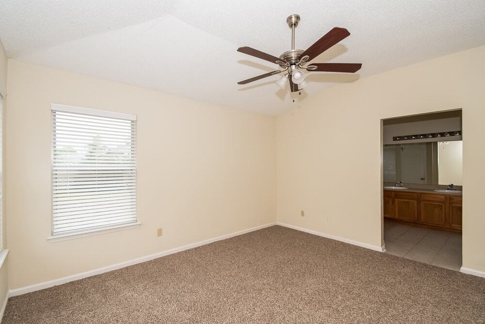 407 Rolling Rock Ct - Photo 5 of 16