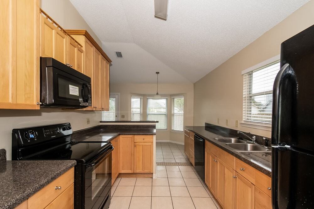 407 Rolling Rock Ct - Photo 7 of 16