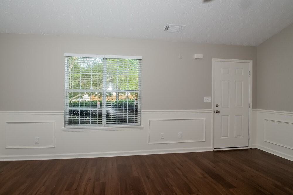 5035 Yellow Pine Dr - Photo 4 of 17