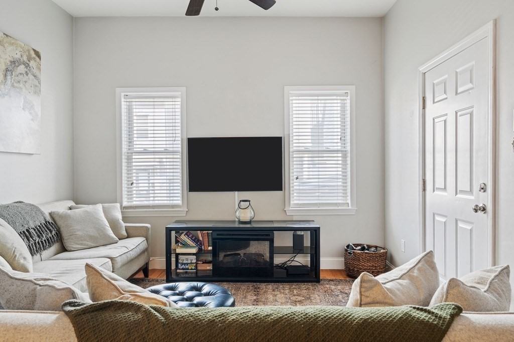 100 Old Harbor St #1 - Photo 3 of 16