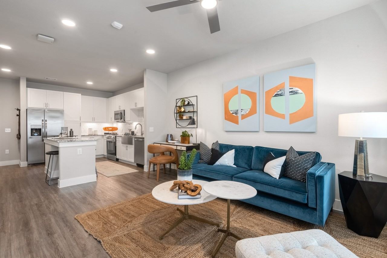 2349 Interstate 35 N