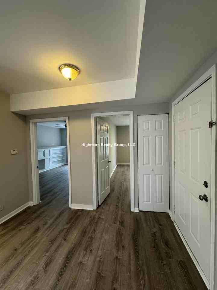 6304 N Oakley Ave #1 - Photo 7 of 9