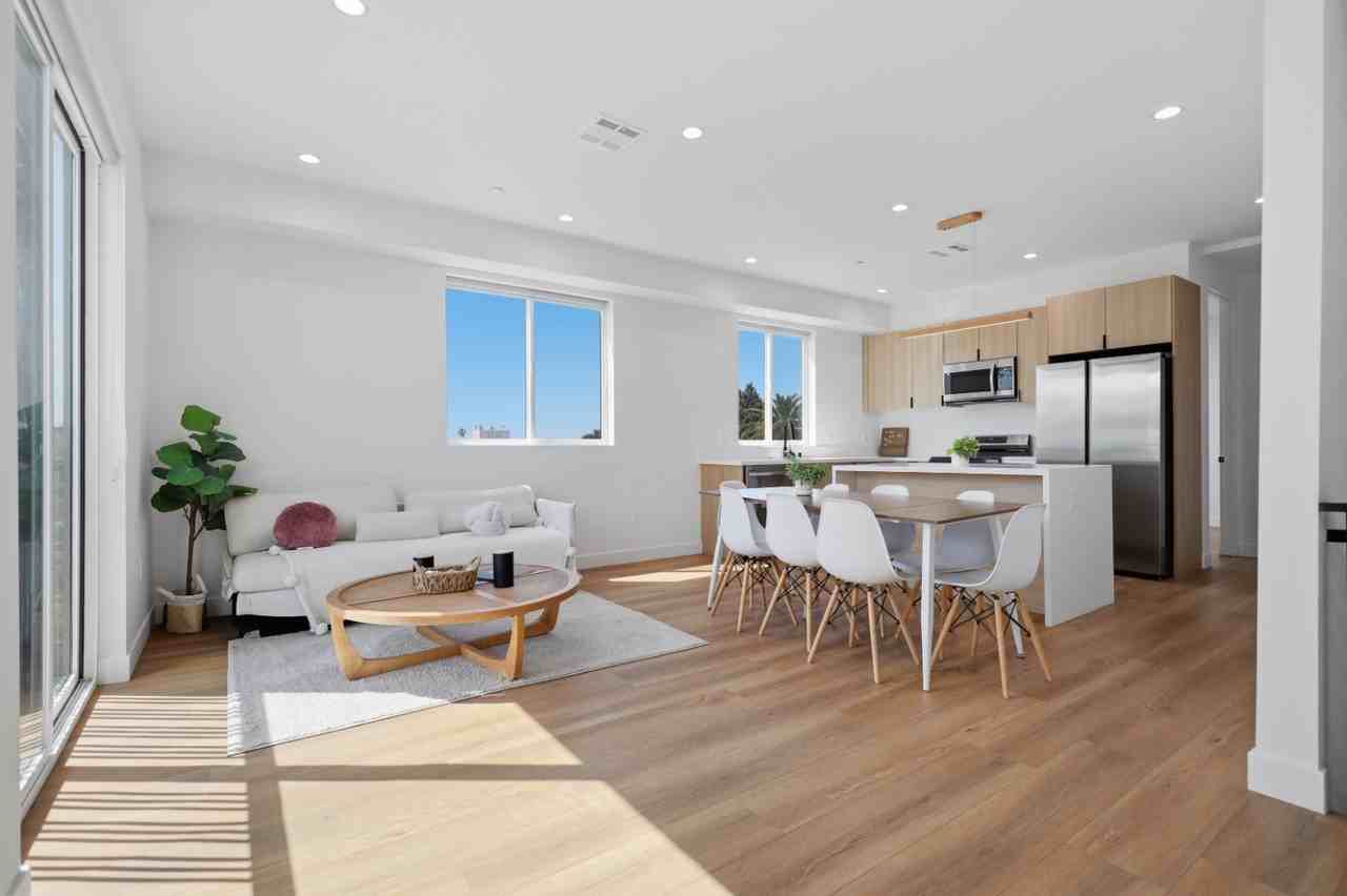 234 S Carondelet St - Photo 2 of 13