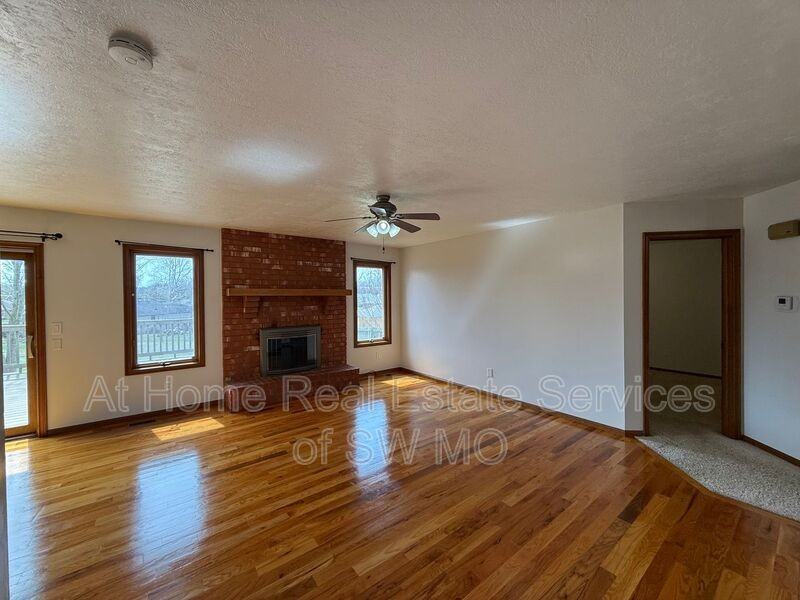 1428 E Mcclernon St - Photo 2 of 12