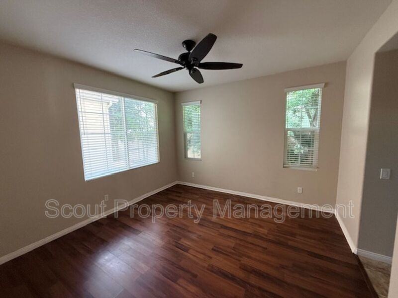 31875 Domenoe Way - Photo 4 of 28