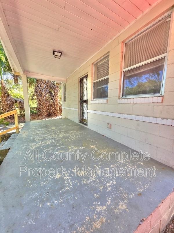 916 W 25th St - Photo 3 of 15