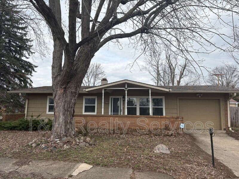 608 Iroquois Dr - Photo 2 of 22