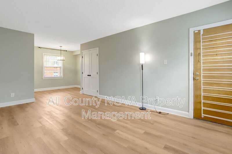 2405 Arlington Blvd #101 - Photo 6 of 26