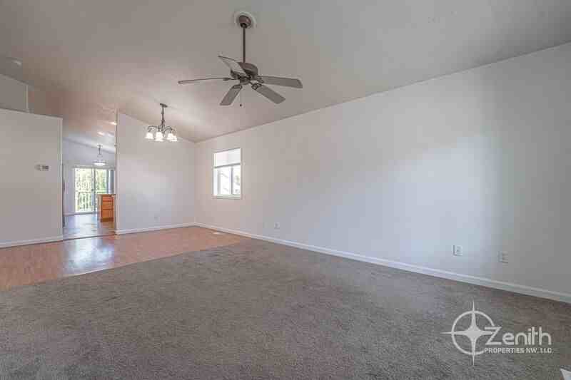 5616 Ne 64th St - Photo 3 of 30