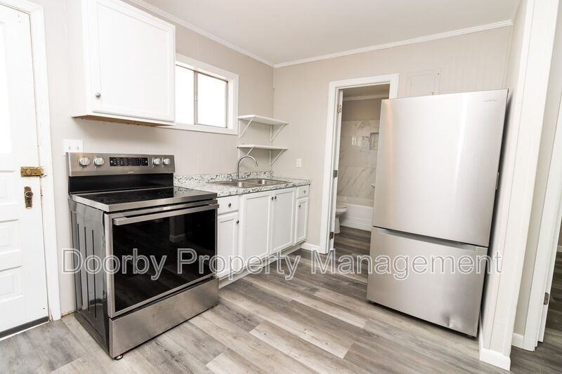 207 Napier St #3 - Photo 4 of 8